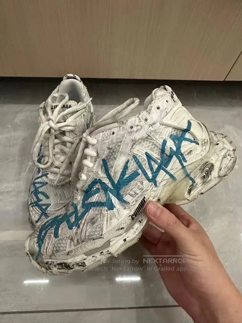 Balenciaga Balenciaga New Graffiti Runner Sneakers. Size US 9.5 / EU 42-43 - 2 Thumbnail