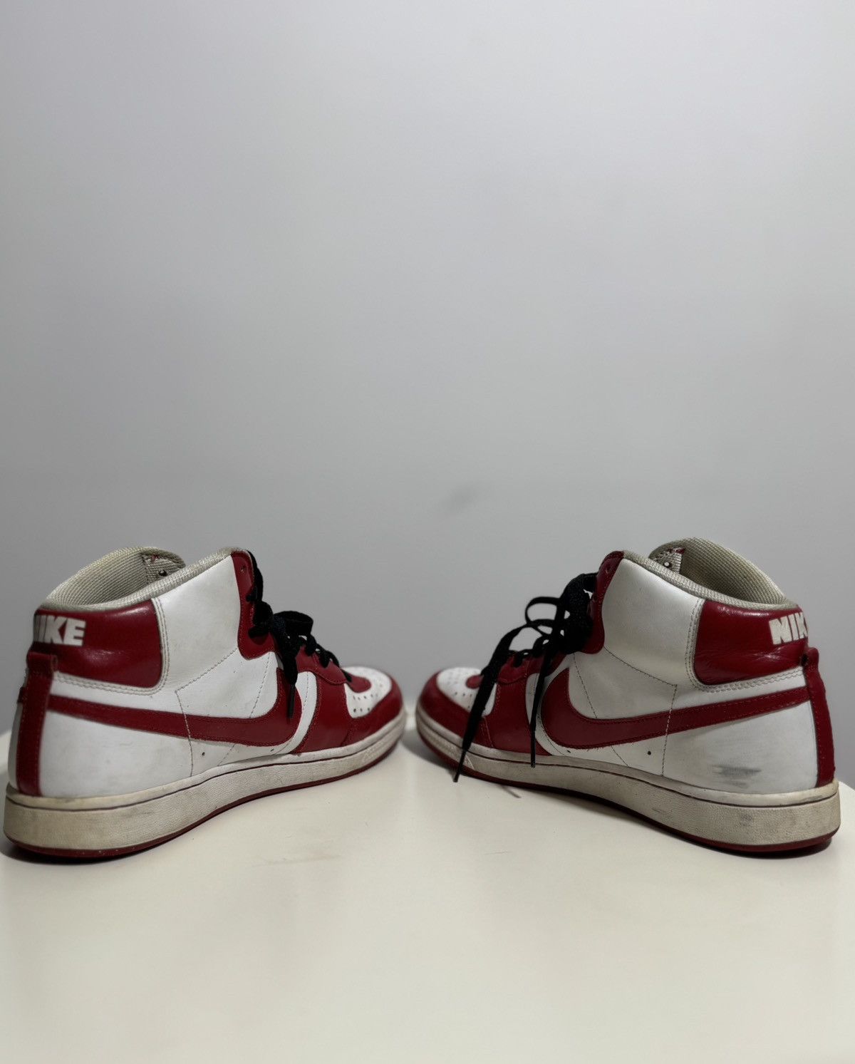Nike Vintage 2009 Nike Mid University Red Sneakers 10.5 US Size US 10.5 / EU 43-44 - 7 Thumbnail