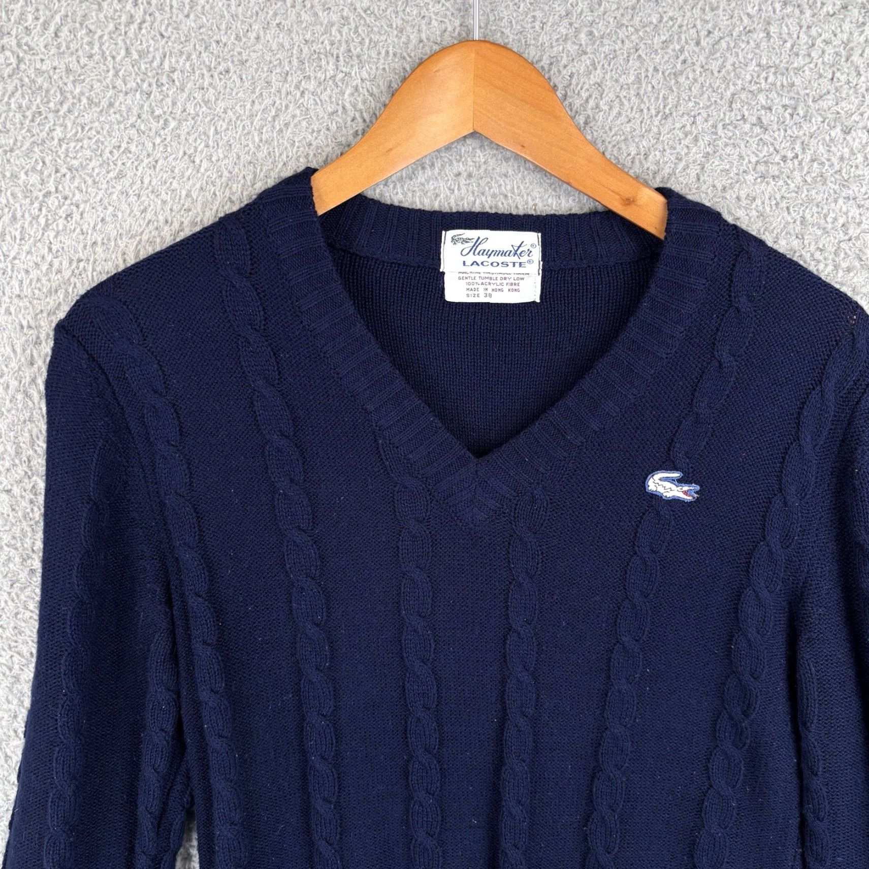Lacoste VINTAGE Lacoste Women’s V Neck Sweater Navy Blue Sz 38 Cable Knit Pullover 1980s Acrylic Size XS / US 0-2 / IT 36-38 - 2 Thumbnail