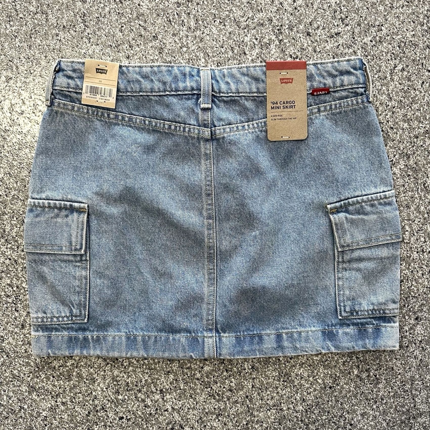 Levi's VINTAGE Levi's 94 Cargo Mini Skirt Denim Womens 26 Mid Rise Pocketed Cotton Denim Short 14” blue Size 26" / US 2 / IT 38 - 2 Thumbnail