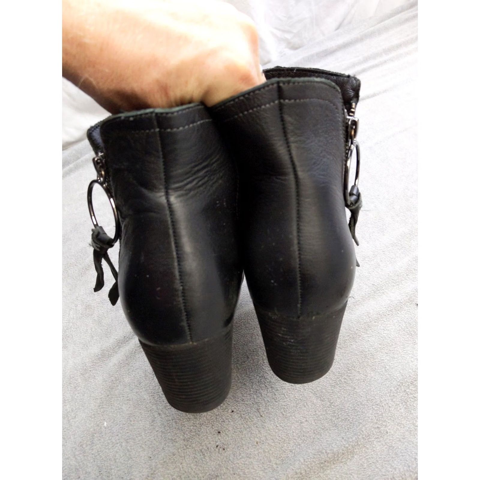 Vintage Boots Womens Size 9 39 Black Leather Ankle Zip Faux Fur Lined Block Heel Booties Size US 9 / IT 39 - 4 Thumbnail