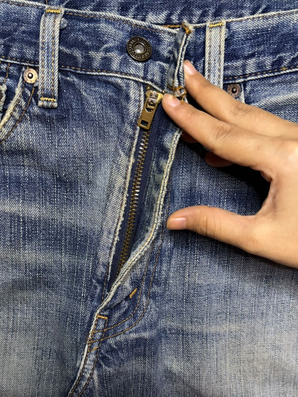 Levi's Vintage 90s Levis 504 Mud Wash Distressed Baggy Jeans Size US 30 / EU 46 - 3 Thumbnail