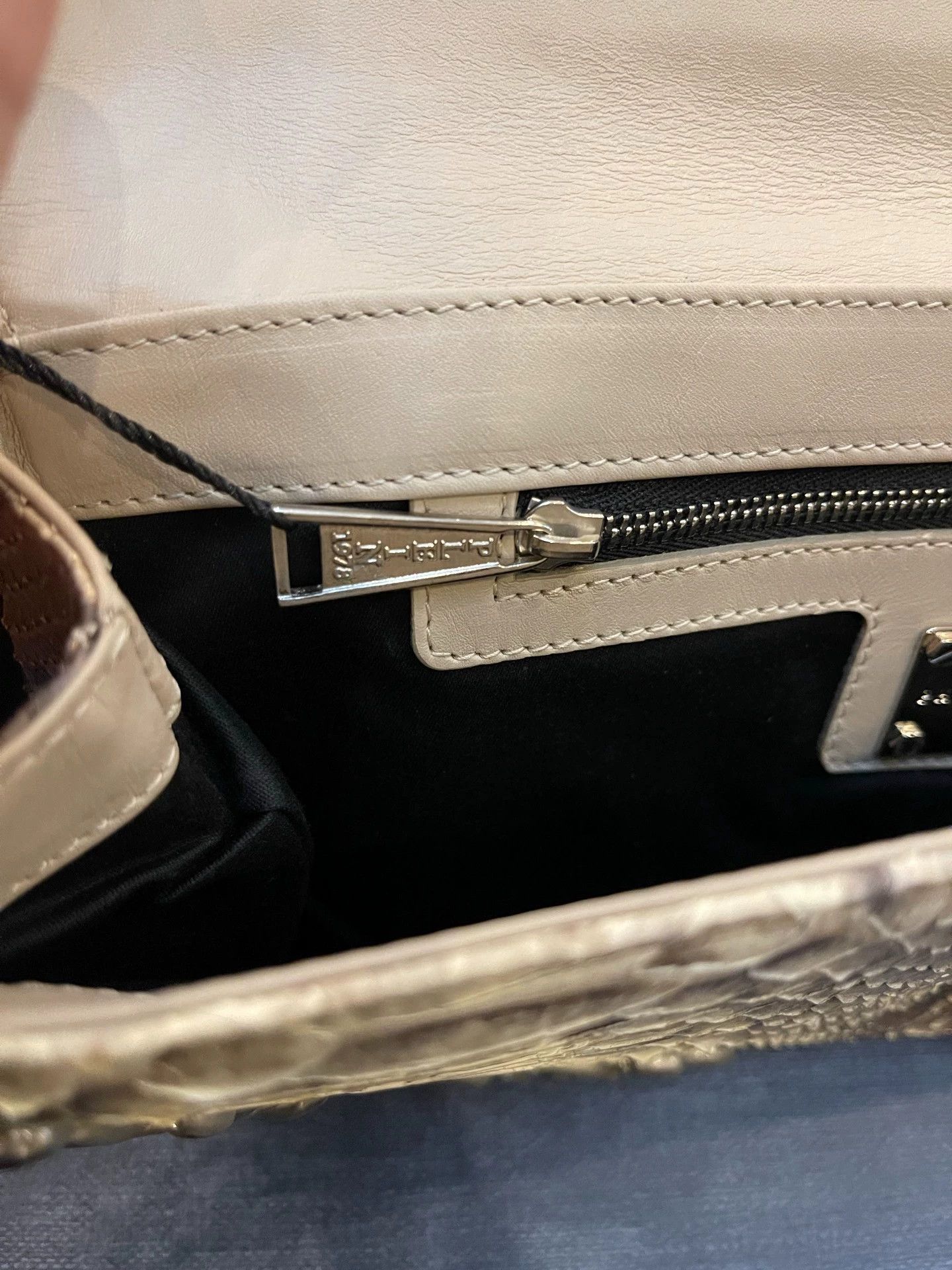 Philipp Plein Philipp Plein NWT Albino Python Crystal Skull Clutch Size ONE SIZE - 8 Thumbnail