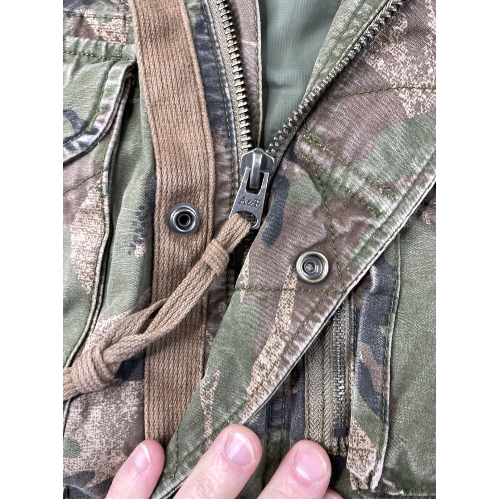 Abercrombie & Fitch Abercrombie & Fitch Camouflage Jacket Insulated Hooded Men’s Medium A&F Colorful Water resistant Multicolor Camouflage Jacket Insulated Men’s M Size US M / EU 48-50 / 2 - 7 Thumbnail