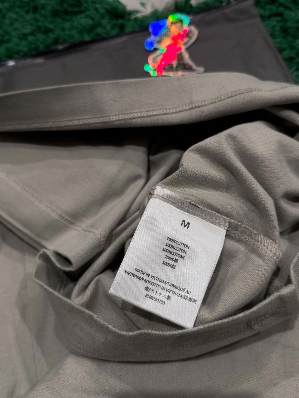 Fear of God Fear of God Essentials L/S Tee Smoke Size Medium Size US M / EU 48-50 / 2 - 7 Thumbnail