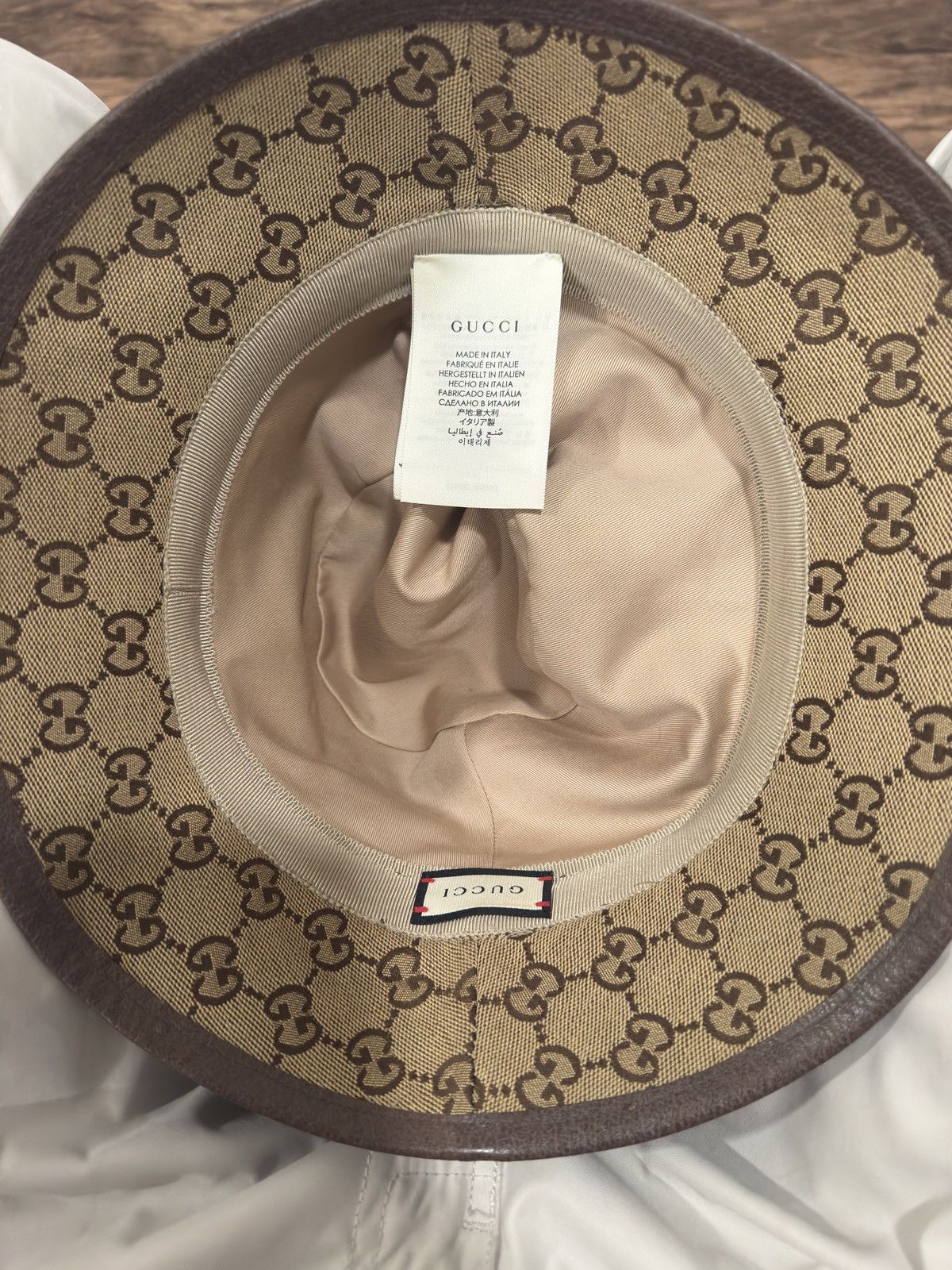 Gucci Gucci Bucket Hat (OS) (WORN ONCE) Size ONE SIZE - 9 Thumbnail