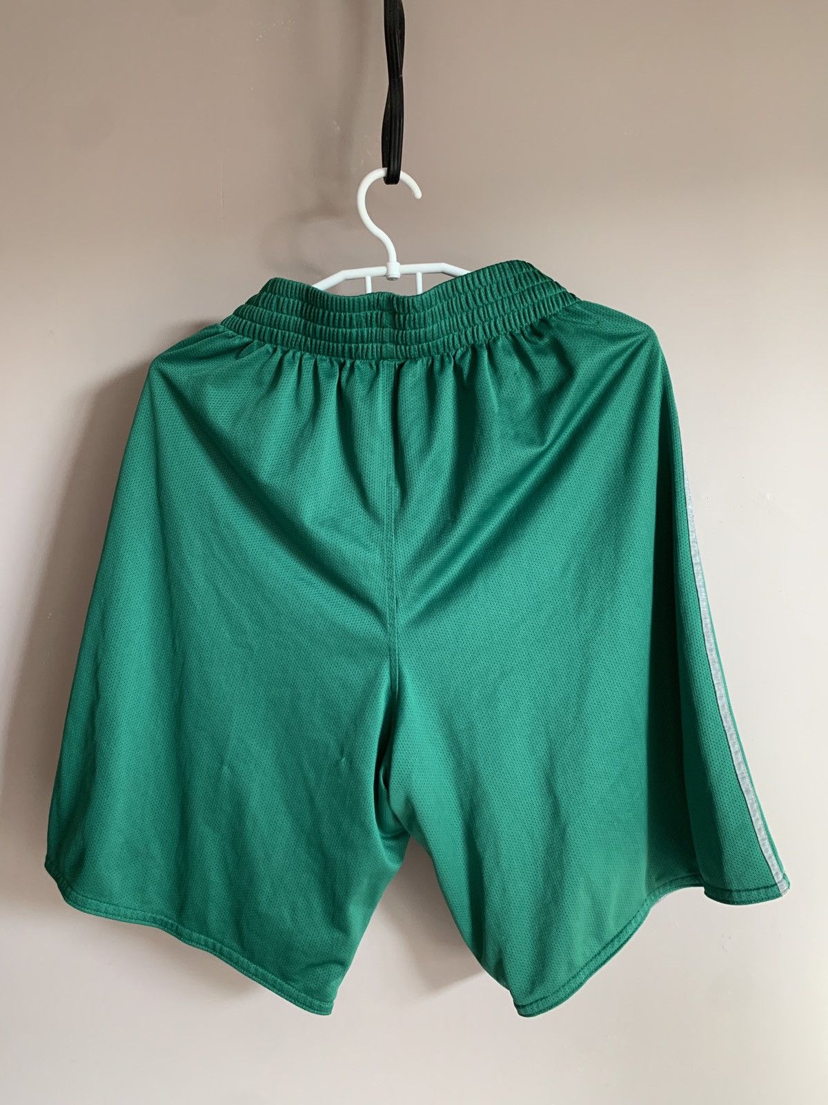 NBA Boston Celtics NBA rap hip hop basketball adidas shorts 2015 Size US 32 / EU 48 - 2 Thumbnail