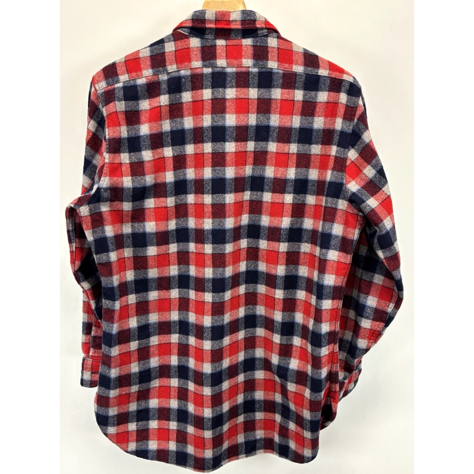 Pendleton VINTAGE Pendleton Shirt Men’s Large 100% Wool Red Plaid Made In USA 70s Mens Shirt Size US L / EU 52-54 / 3 - 3 Thumbnail