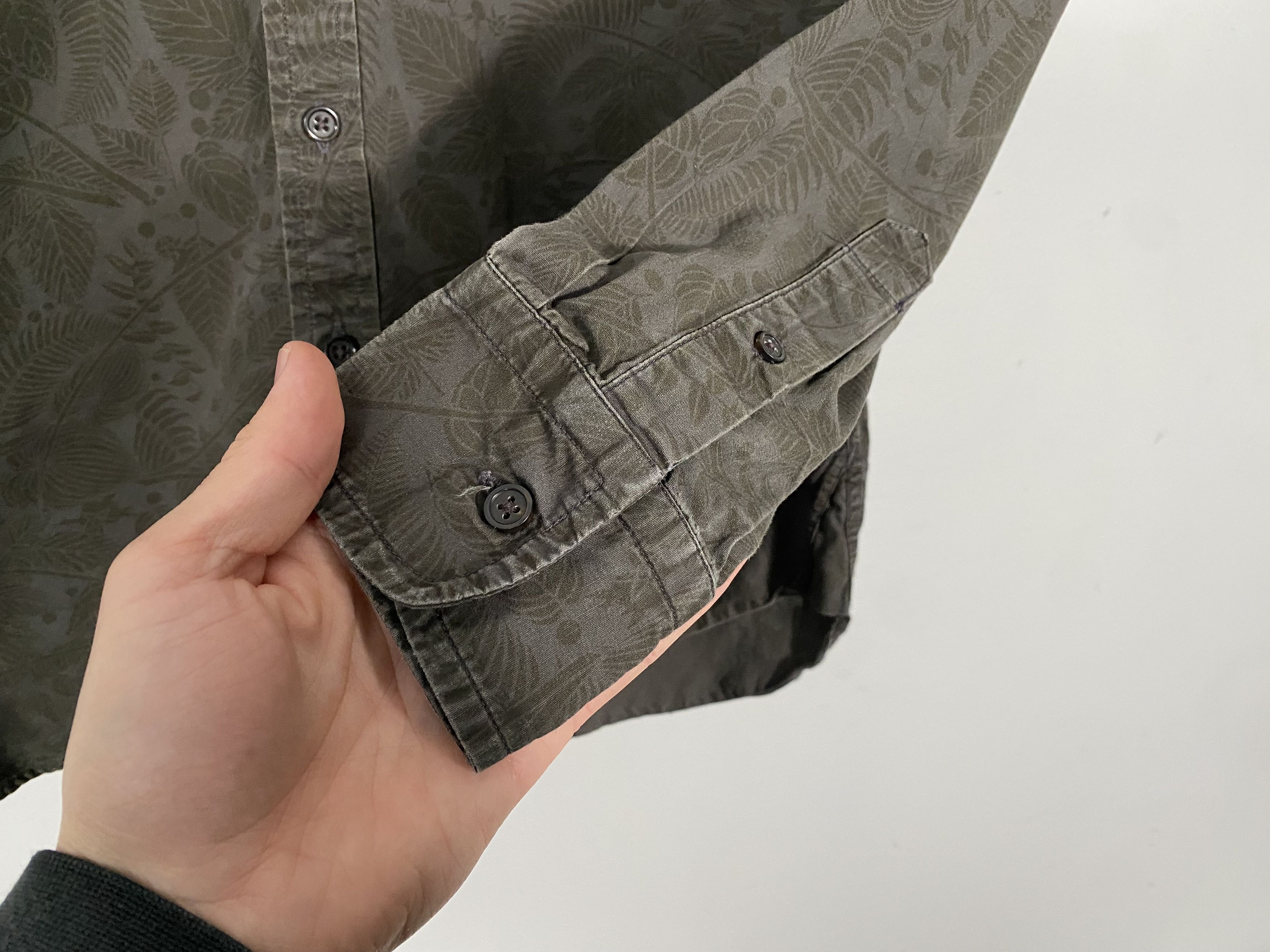 Wings + Horns Wings + Horns Floral Print Long Sleeve Button up Shirt Gray Size US S / EU 44-46 / 1 - 3 Thumbnail