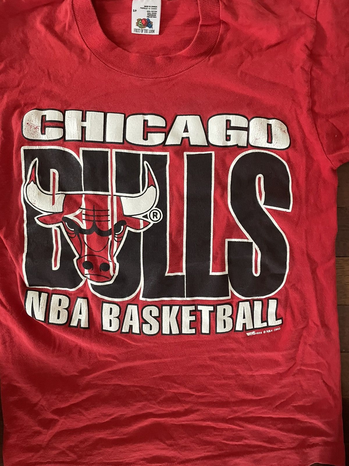Fruit Of The Loom × NBA × Vintage Vintage 1993 Fruit Of The Loom Chicago Bulls Big Logo Tee Size US S / EU 44-46 / 1 - 4 Thumbnail
