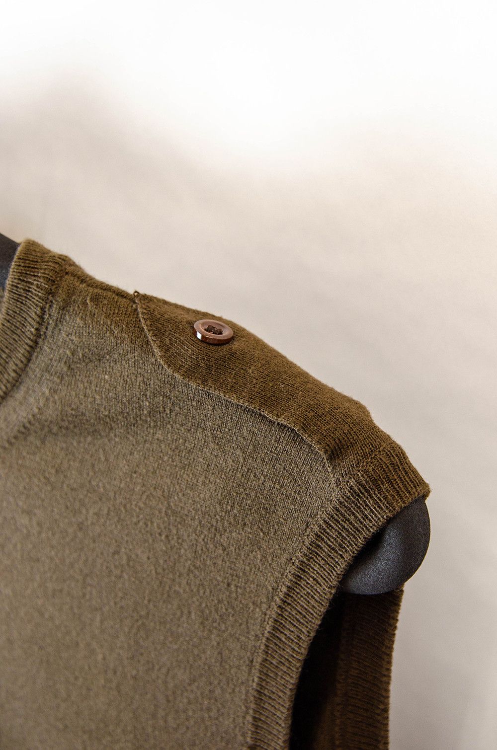Neil Barrett Neil Barrett Chocolate Knit Sleeveless Henley Vest - Size M Size US M / EU 48-50 / 2 - 7 Thumbnail