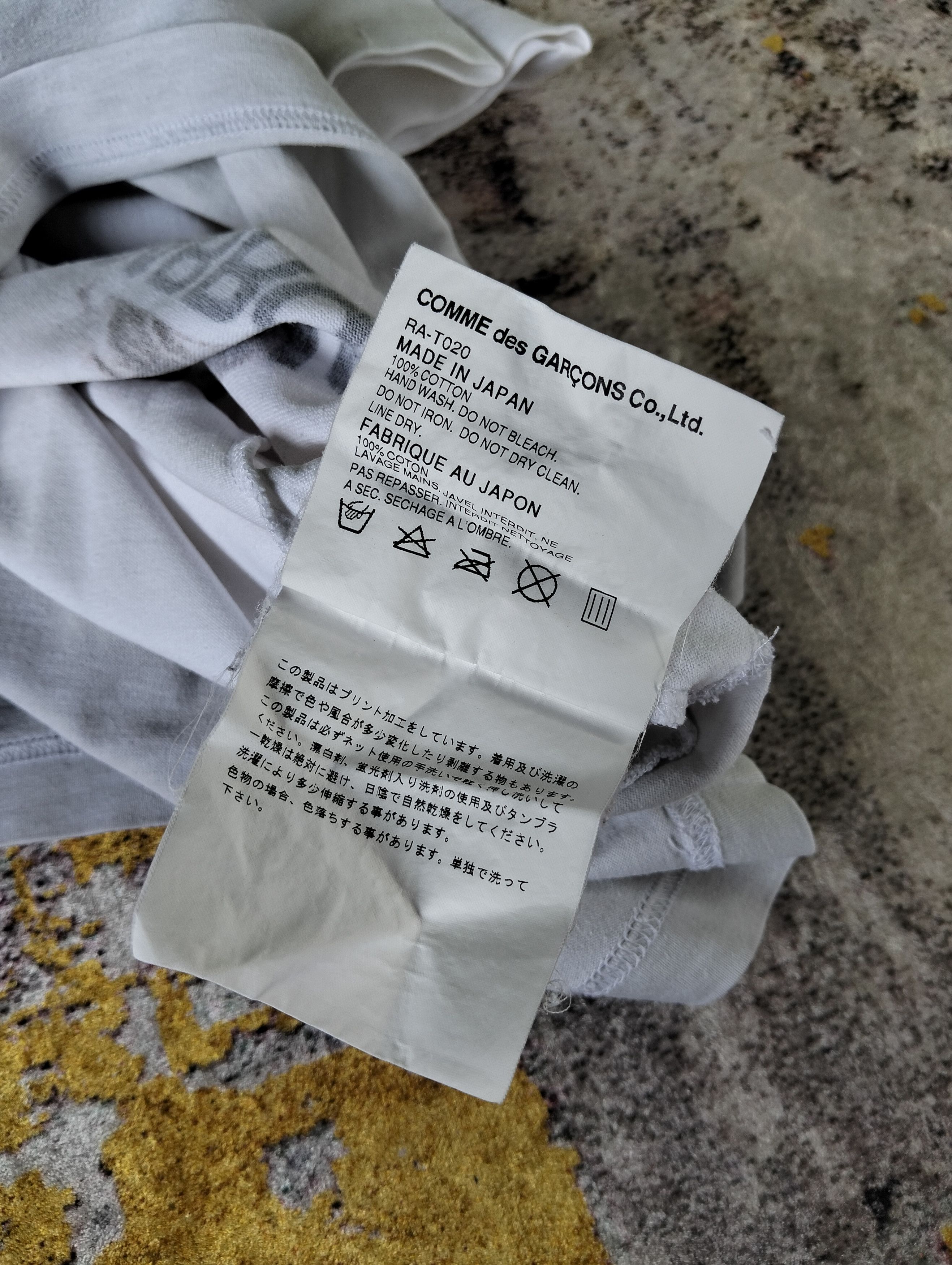 Comme des Garcons Geraldo De Barros Comme des Garcons Tee Shirt Size US S / EU 44-46 / 1 - 12 Thumbnail