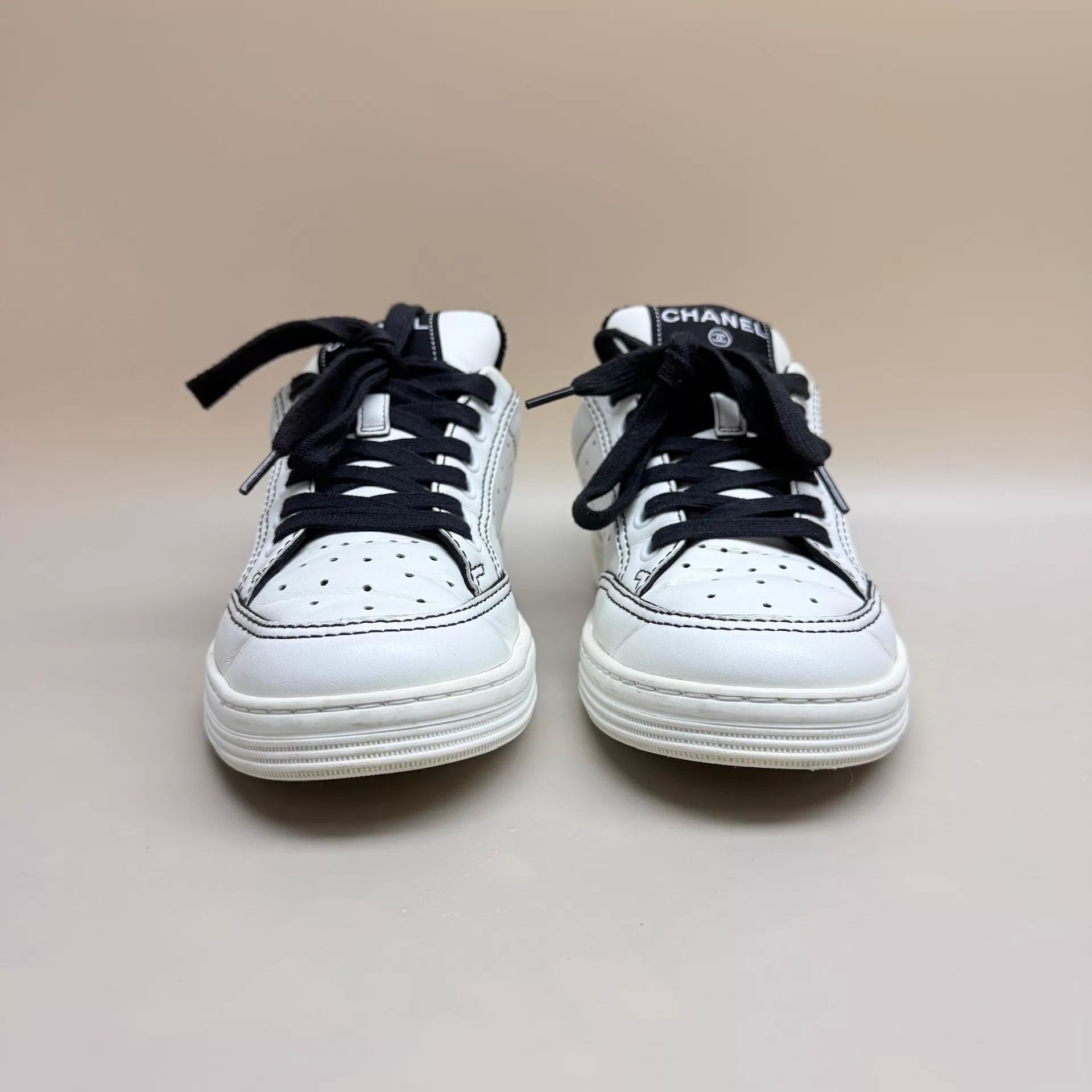 Chanel CHANEL Black White Panda Logo Sneakers EU35.5 95New Size US 5 / IT 35 - 2 Thumbnail