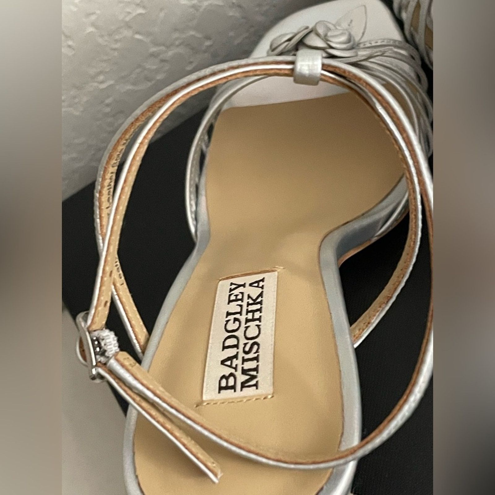 Badgley Mischka Badgley Mischka Women's Debora Heeled Sandal in Silver 6 Size US 6 / IT 36 - 8 Thumbnail