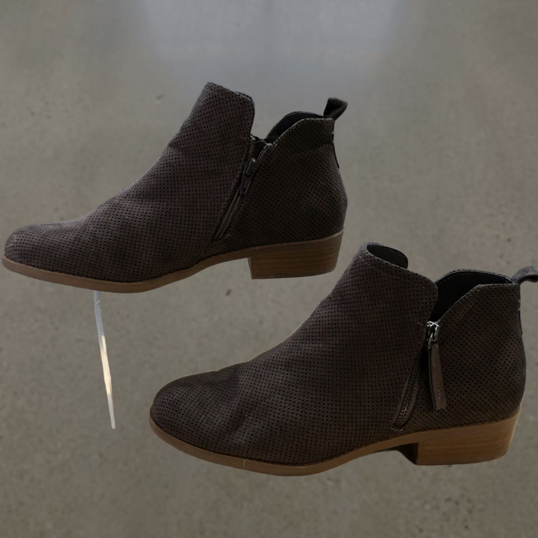 Vintage Universal Thread Boots Womens 11 Ankle Booties Brown Suede Side Zip Block Heel Casual Modern Shoes Size US 11 / IT 41 - 1 Thumbnail