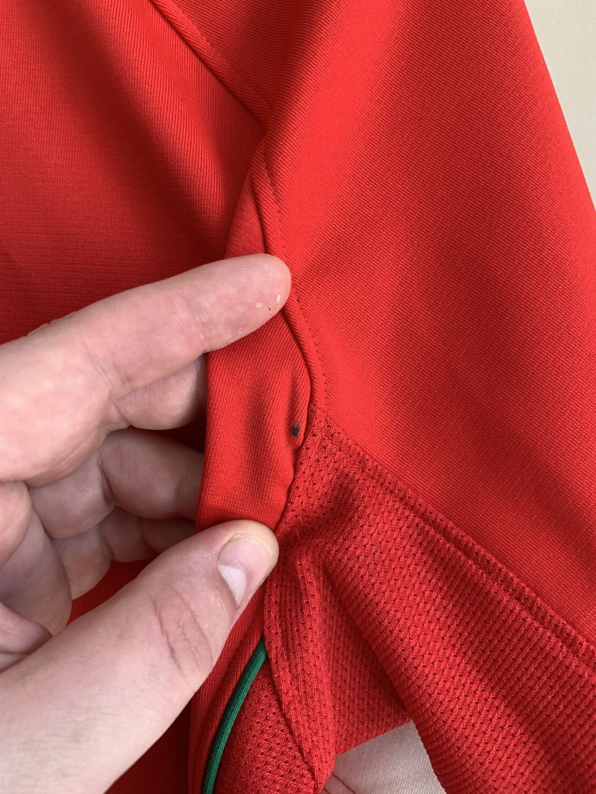 Under Armour Wales 2008 Home Rugby Union Shirt Under Armour Jersey Sz M Size US M / EU 48-50 / 2 - 9 Thumbnail