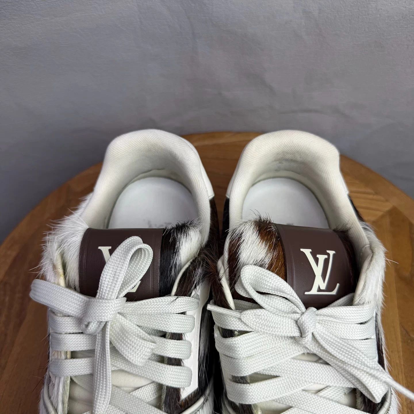 Louis Vuitton LV Trainer White Chocolate Horsehair UK7/41 95 New Size US 8 / EU 41 - 7 Thumbnail