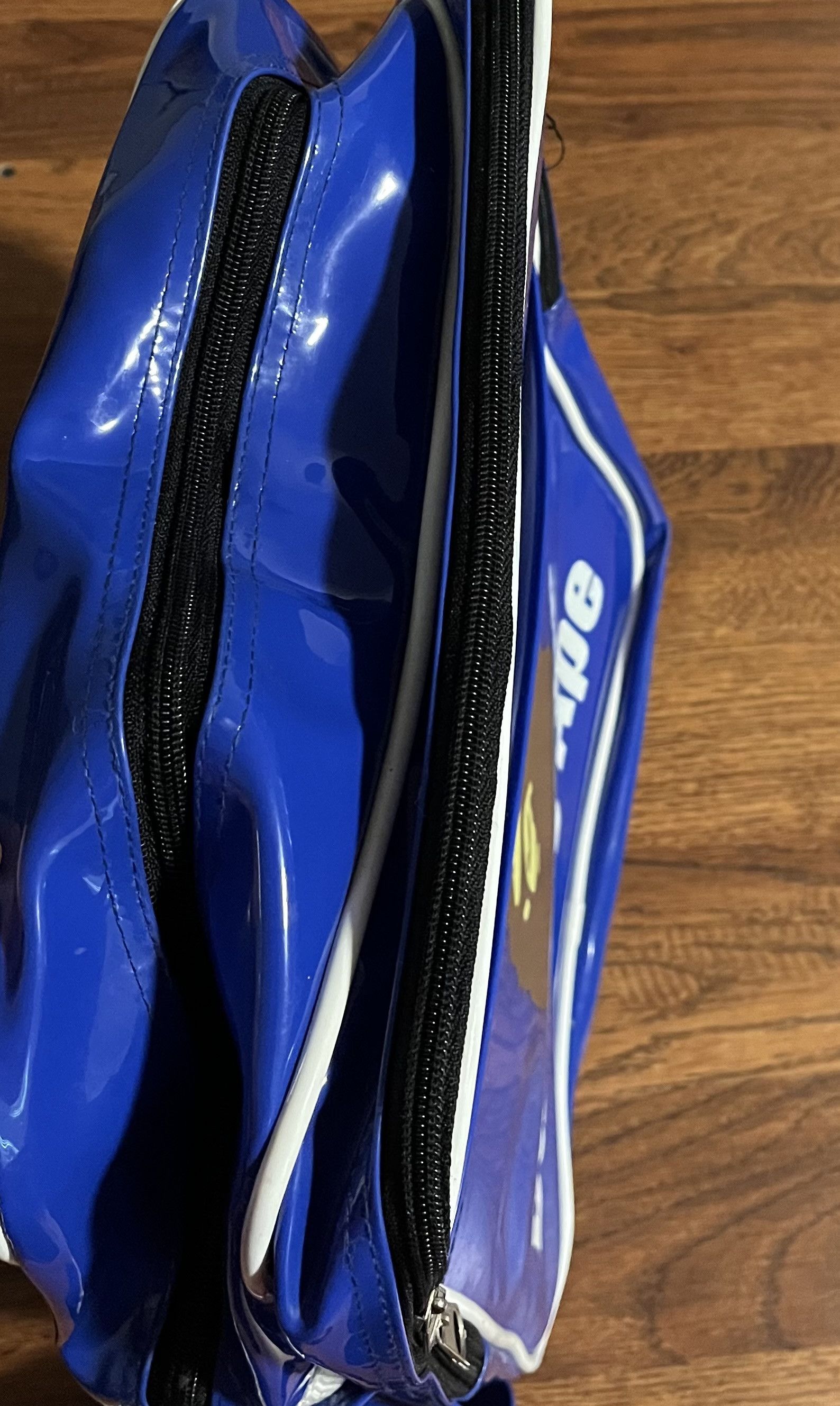 Bape A Bathing Ape Vinyl Messenger Bag Ape Head Logo Shoulder Bag Size ONE SIZE - 5 Thumbnail