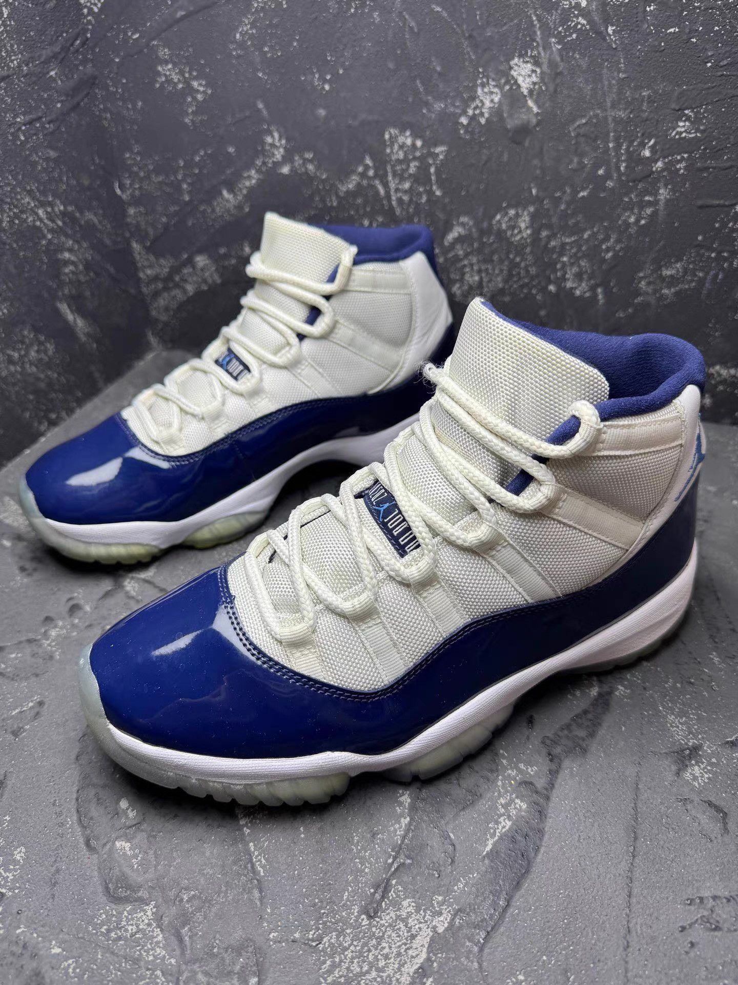 Nike Air Jordan 11 UNC White & Blue Q10 Size US 9.5 / EU 42-43 - 1 Thumbnail