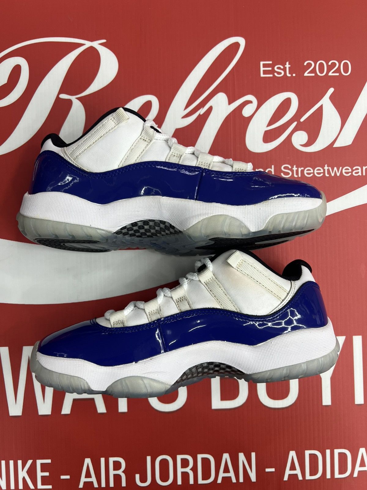 Jordan Brand Air Jordan 11 Low White Concord Size 7.5w/6Y Size US 6 / EU 39 - 3 Thumbnail