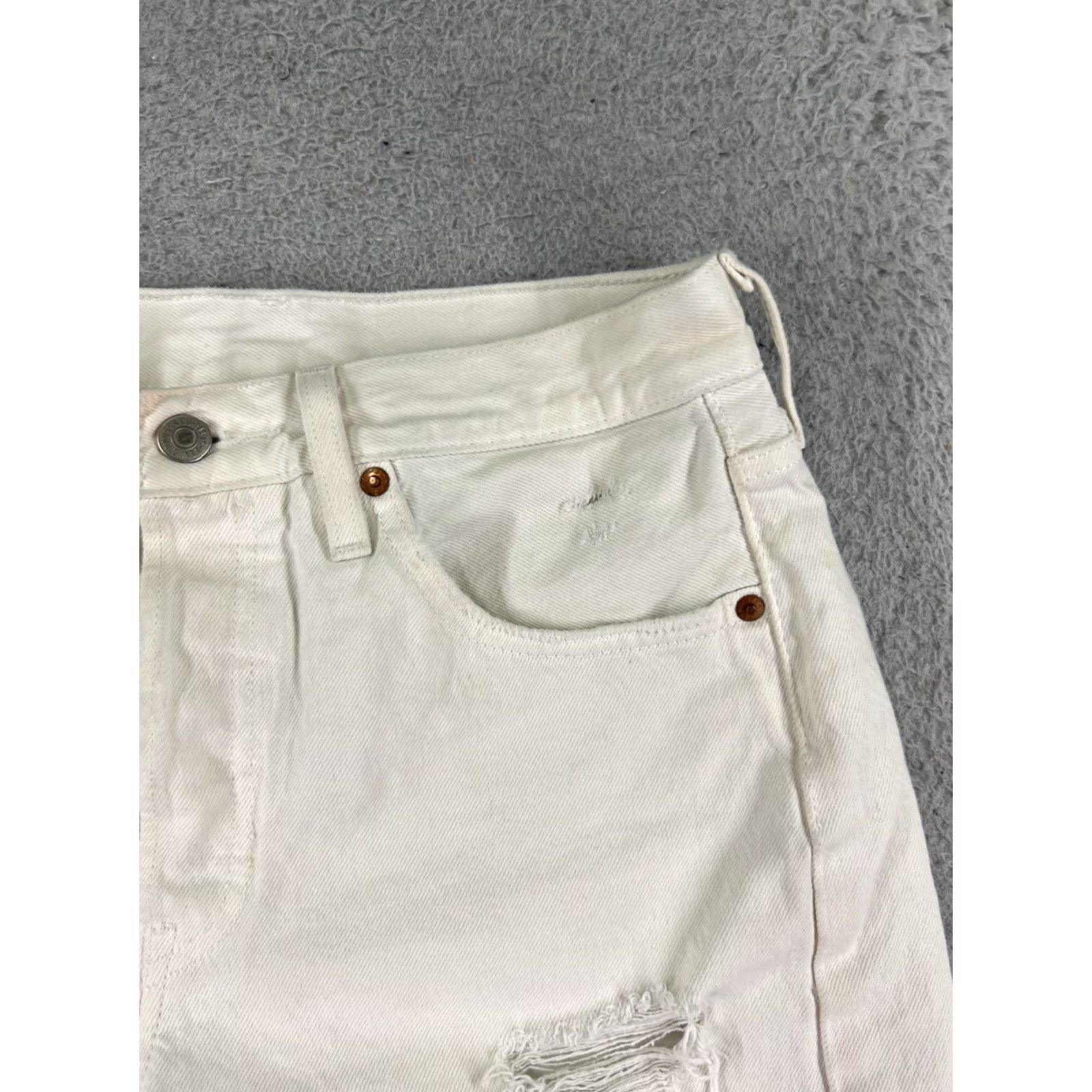 Levi's VINTAGE Levi's Shorts Womens 28 White Denim Cut-Off 501 Button Fly 5-Pocket Regular Rise 5in Inseam Beach Casual Womens Size 28" / US 6 / IT 42 - 5 Thumbnail