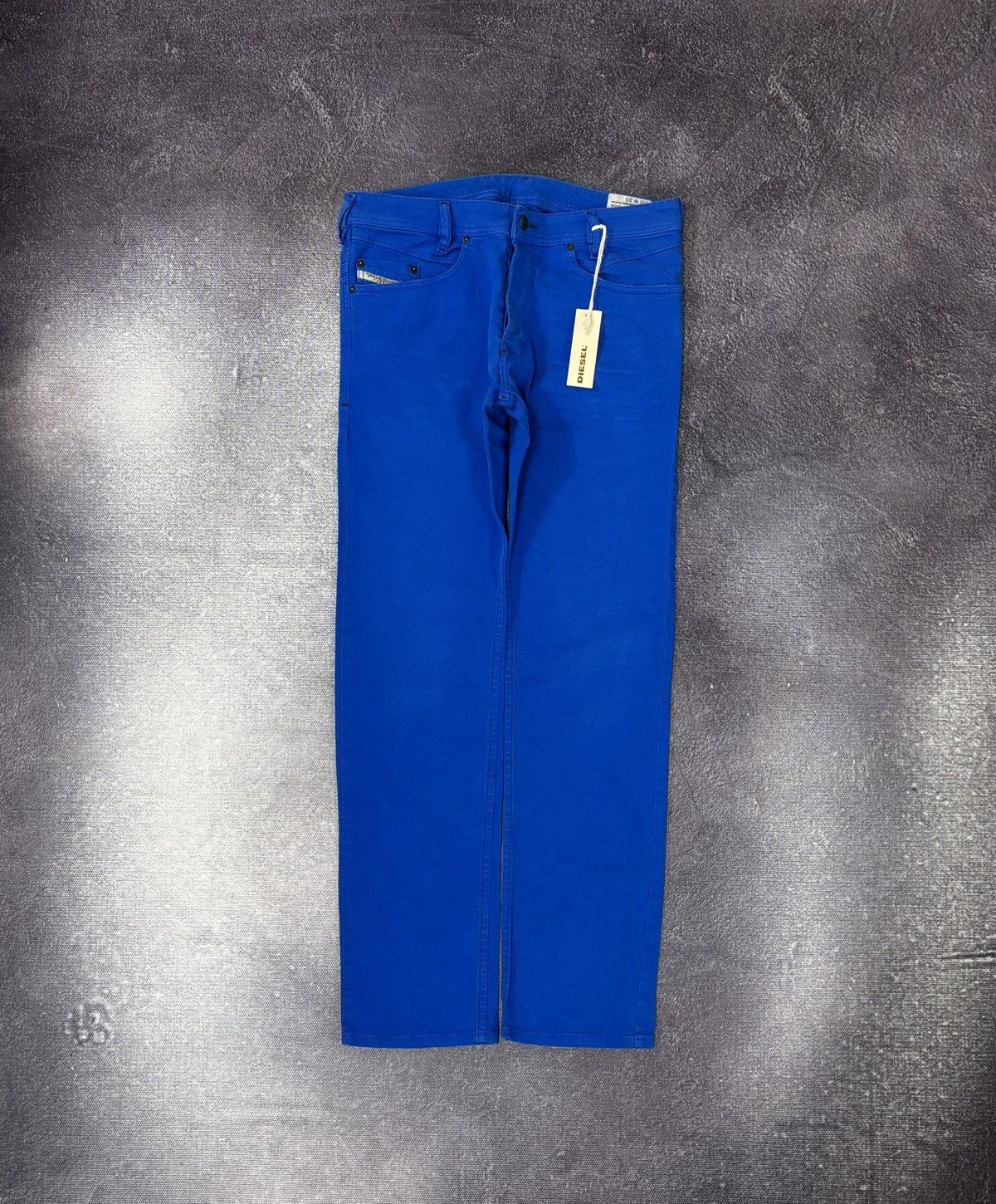 Diesel Diesel Iakop Regular Slim Tapered NWT Men’s Blue Denim Jeans Size US 30 / EU 46 - 1 Thumbnail