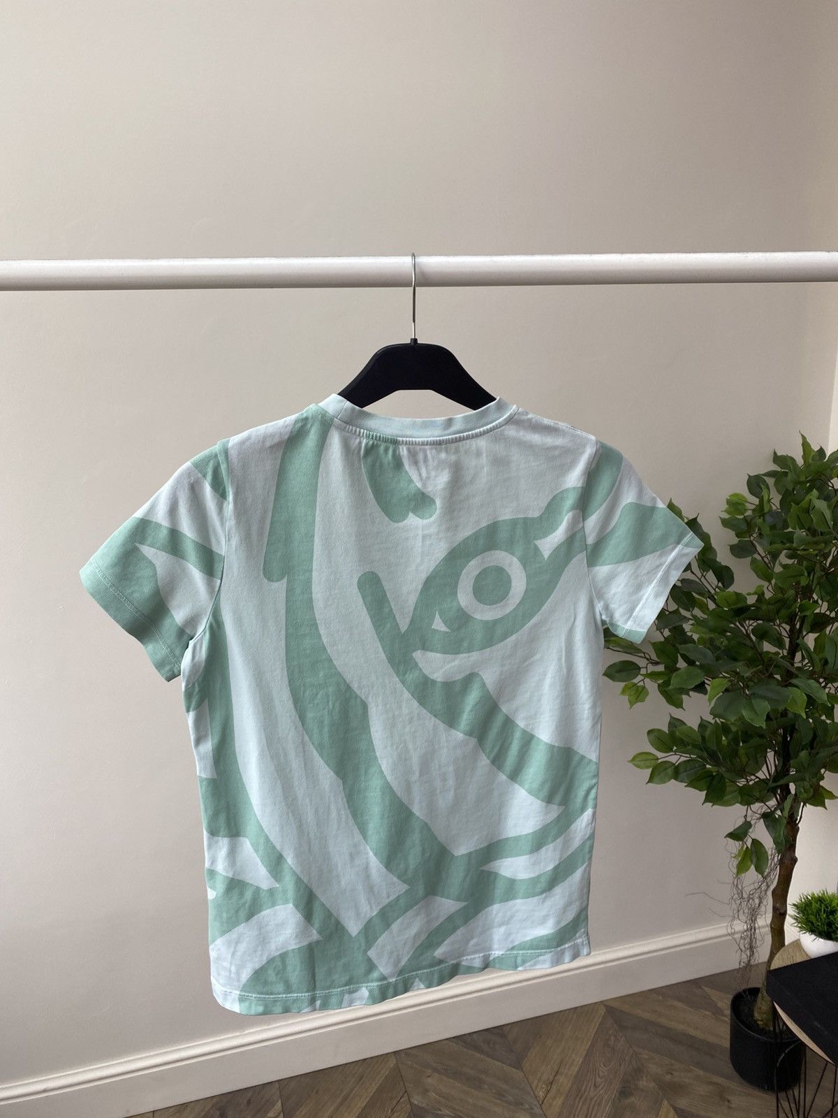 Kenzo × Vintage Vintage Kenzo Women’s Printed T-Shirt Size XS / US 0-2 / IT 36-38 - 11 Thumbnail