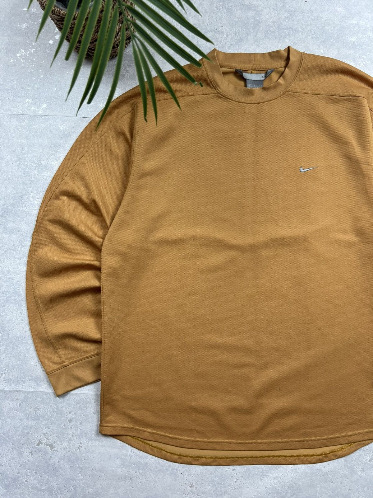 Nike 90s Nike Swoosh Vintage Y2K Oversized Longsleeve Retro Tee Size US L / EU 52-54 / 3 - 2 Thumbnail