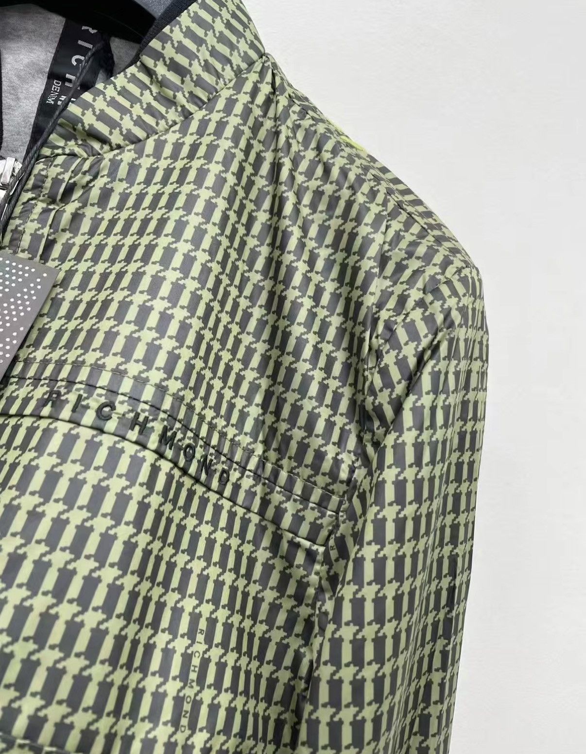 John Richmond Richmond Embroidered Jacket J30 Size US S / EU 44-46 / 1 - 3 Thumbnail