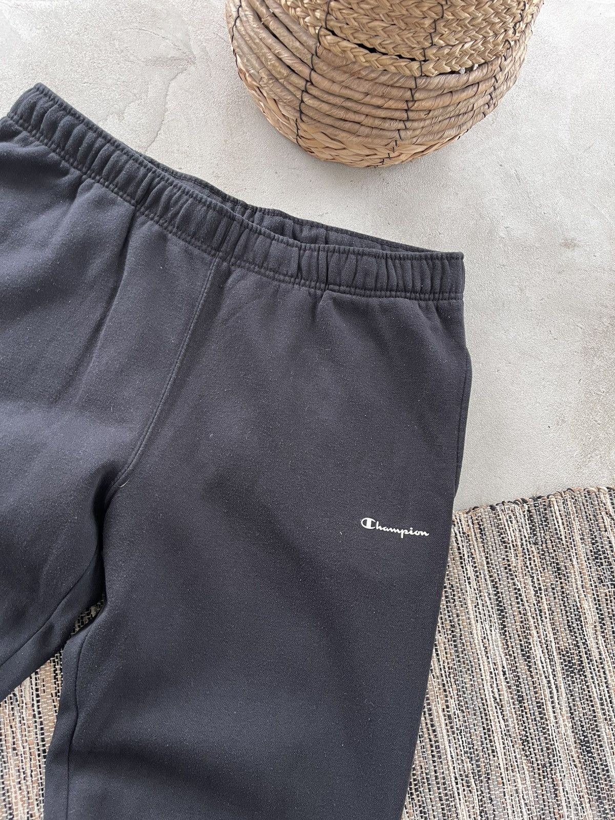 Champion Vintage Champion Fleece Track Pants Black Basic Sweatpants Size US 38 / EU 54 - 4 Thumbnail