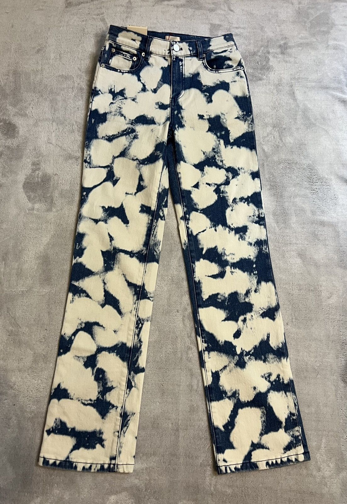 Alice + Olivia Alice & Olivia High Rise Straight Leg Jeans Size 26" / US 2 / IT 38 - 4 Thumbnail