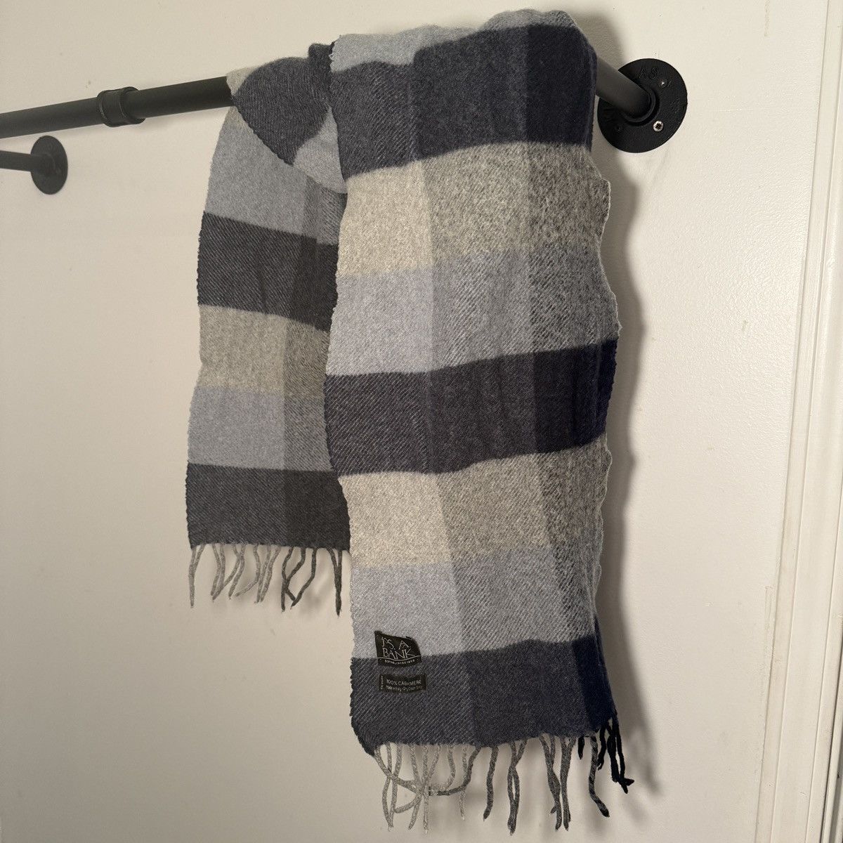 Jos. A. Bank JOS A BANK Scarf – Classic Neutral Check / Winter Essential Size ONE SIZE - 1 Thumbnail