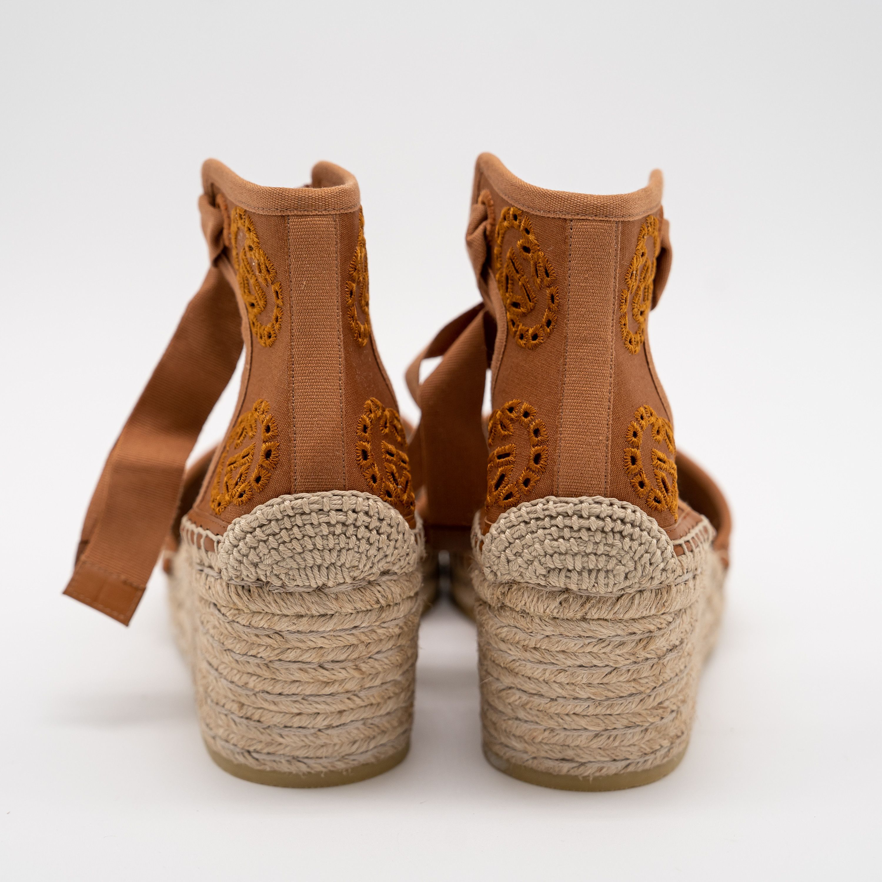 Gucci 38.5eu 8.5 US Gucci Canvas GG Espadrille Wedge Sandals Brown Size US 8.5 / IT 38.5 - 6 Thumbnail