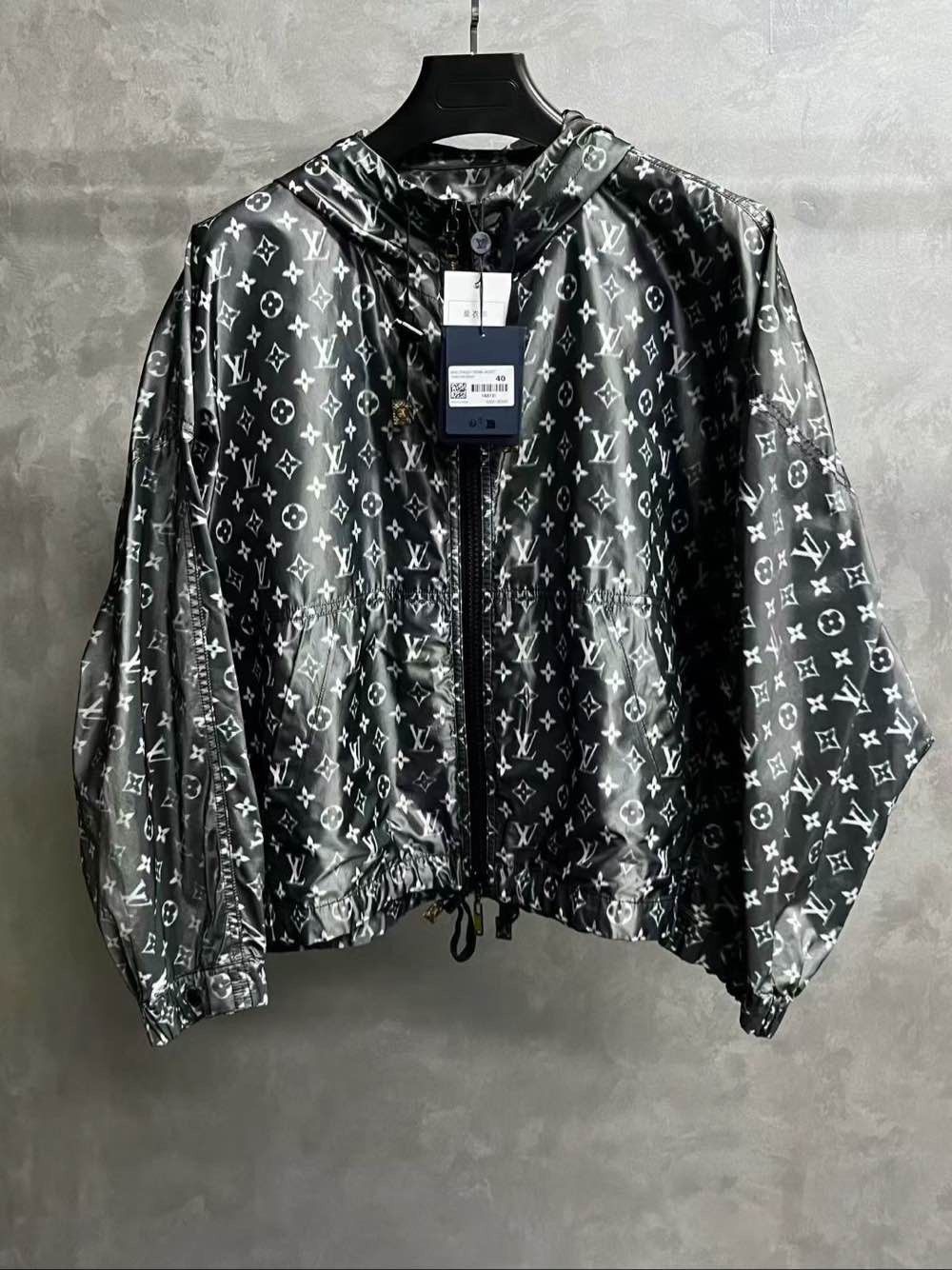 Louis Vuitton Louis Vuitton Monogram Hooded Jacket Size 40 Size S / US 4 / IT 40 - 1 Thumbnail