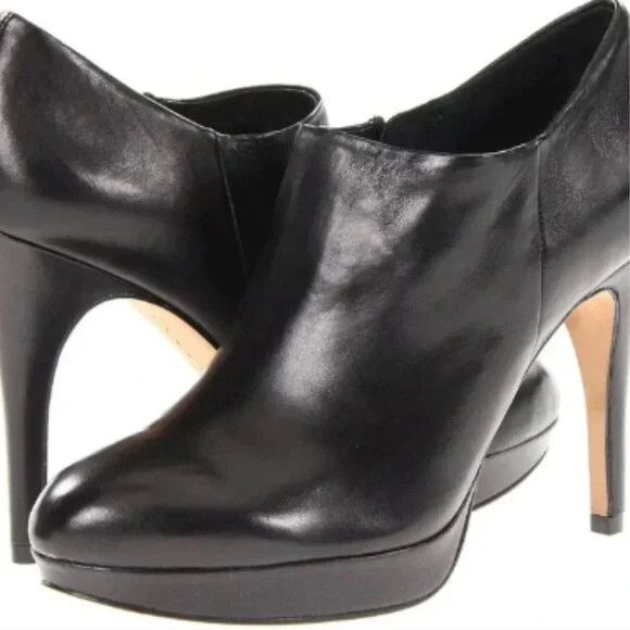 Vince Camuto Leather Vince Camuto Booties Size US 7.5 / IT 37.5 - 1 Thumbnail
