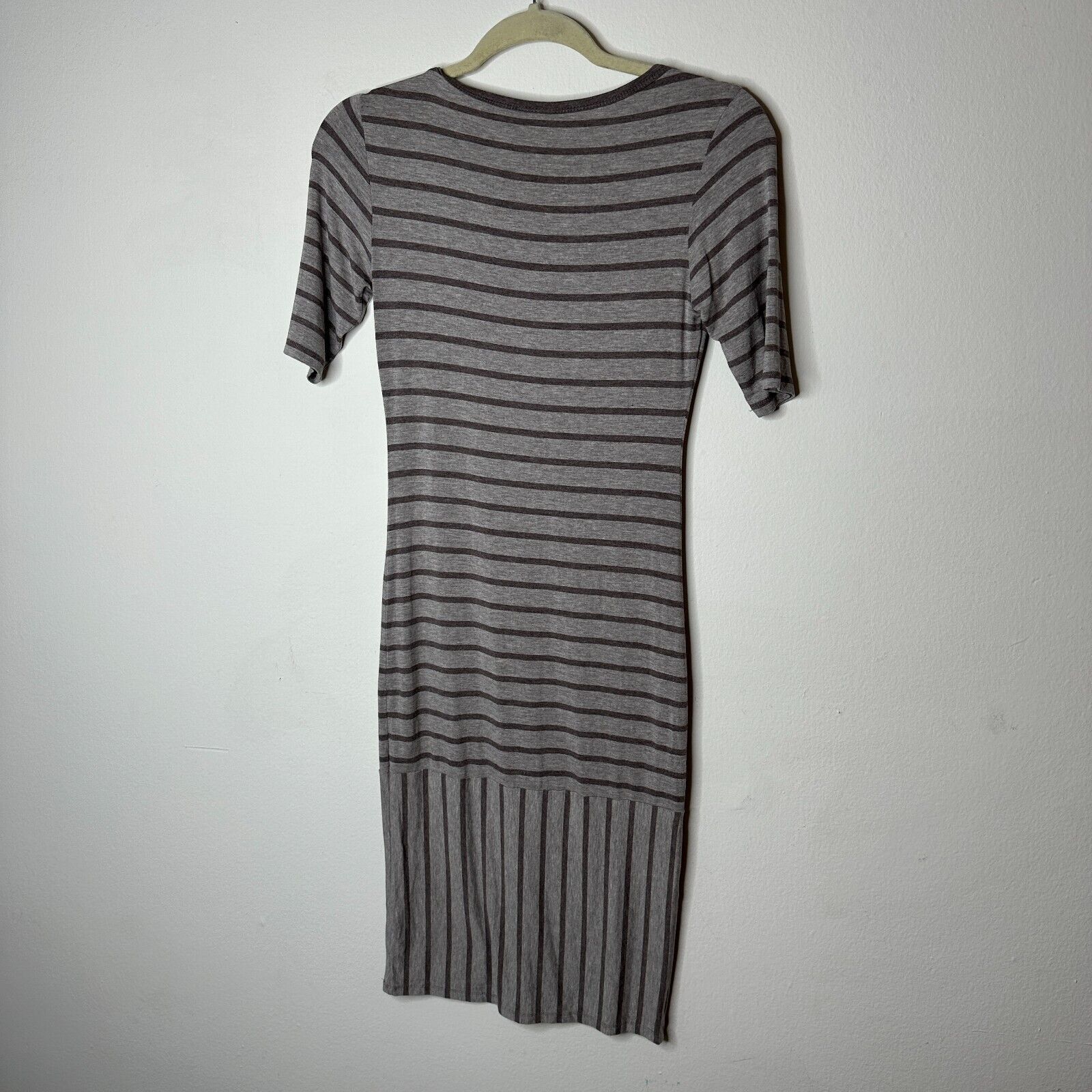 Other LuLaRoe Julia Midi Gray-Stripe Pullover Bodycon Dress XXS Size XXS / US 00 / IT 34 - 6 Thumbnail