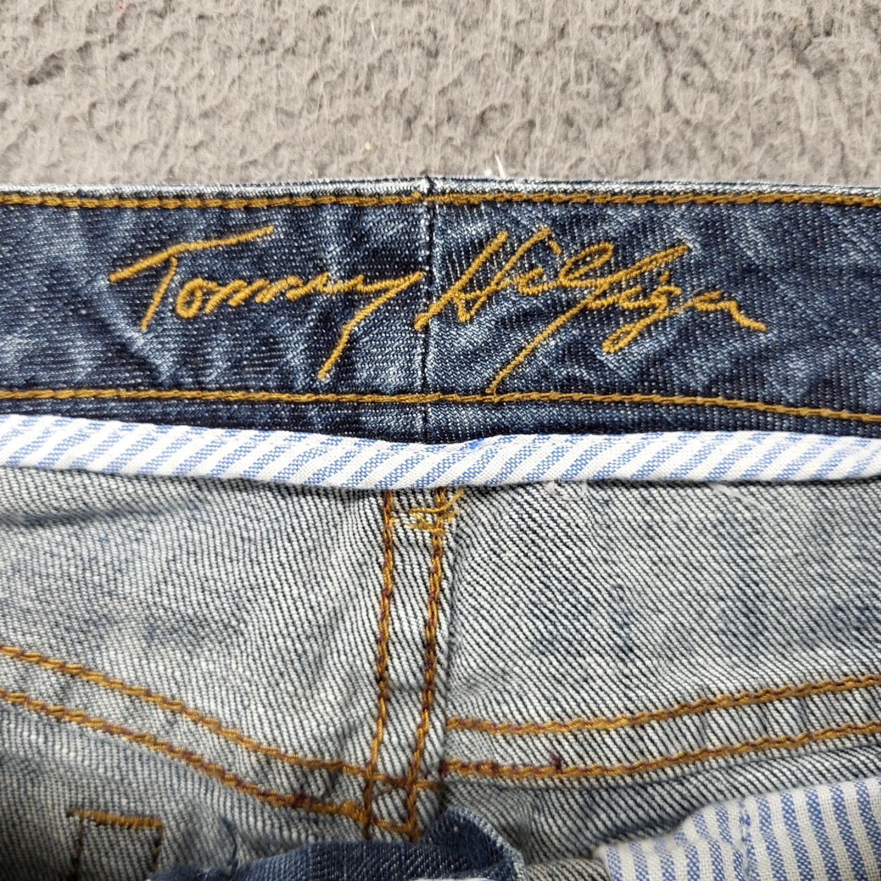 Tommy Hilfiger Tommy Hilfiger Denim Jeans 4R Mid Rise Straight Leg Blue Medium Wash 5-Pocket Ladies Regular Fit Logo Hipster 90s Size 27" / US 4 / IT 40 - 2 Thumbnail