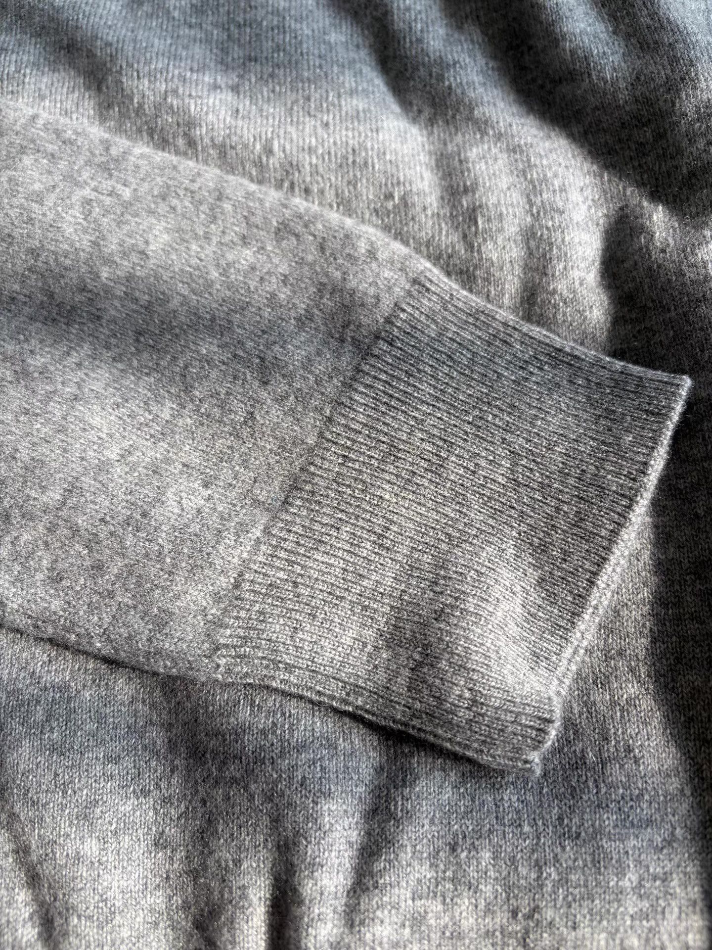 Saint Laurent Paris Saint Laurent 100% Cashmere Sweater Ｑ23 Size US L / EU 52-54 / 3 - 3 Thumbnail