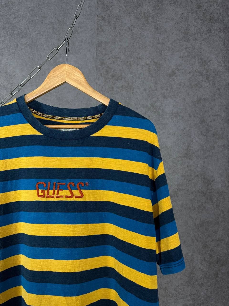 Guess Guess designer crazy center logo tee Size US M / EU 48-50 / 2 - 2 Thumbnail