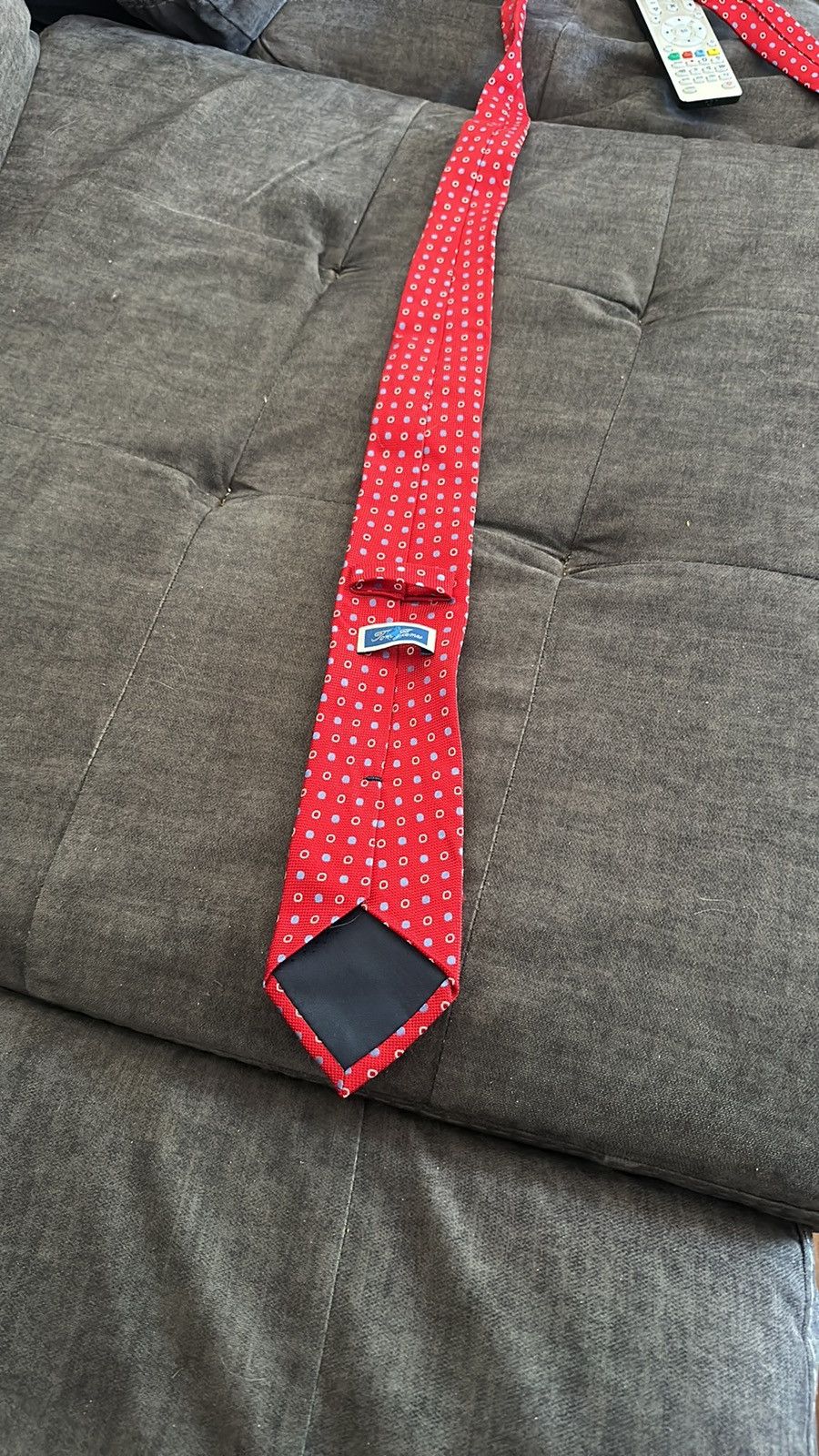 Tom James Tom James tie in great condition. Size ONE SIZE - 4 Thumbnail