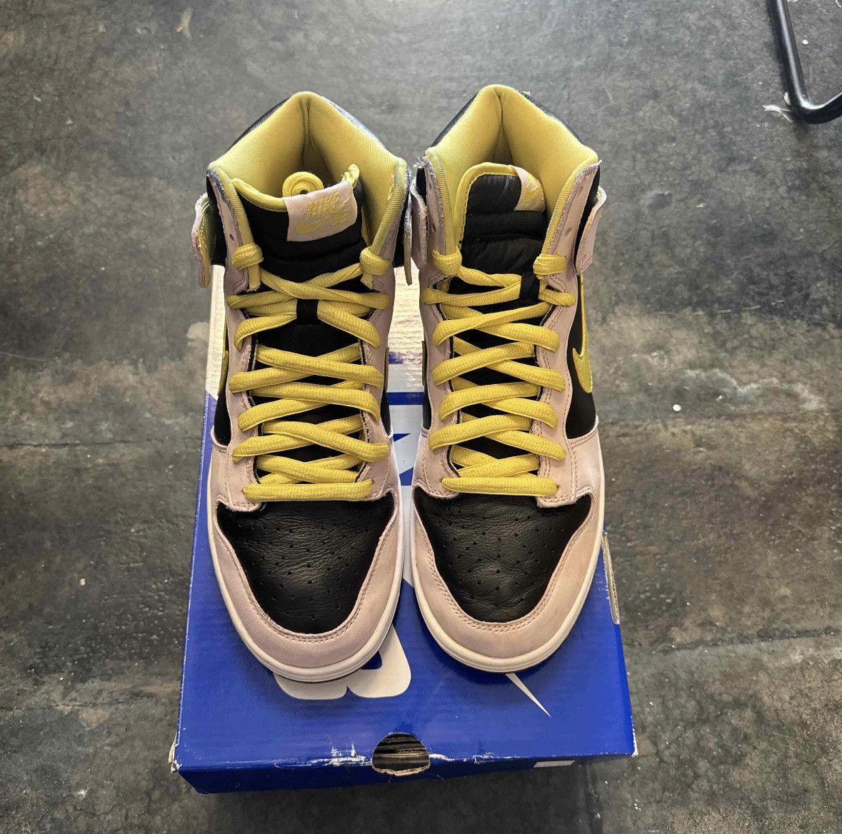 Nike Dunk High SB Miss Piggy Size US 9.5 / EU 42-43 - 3 Thumbnail