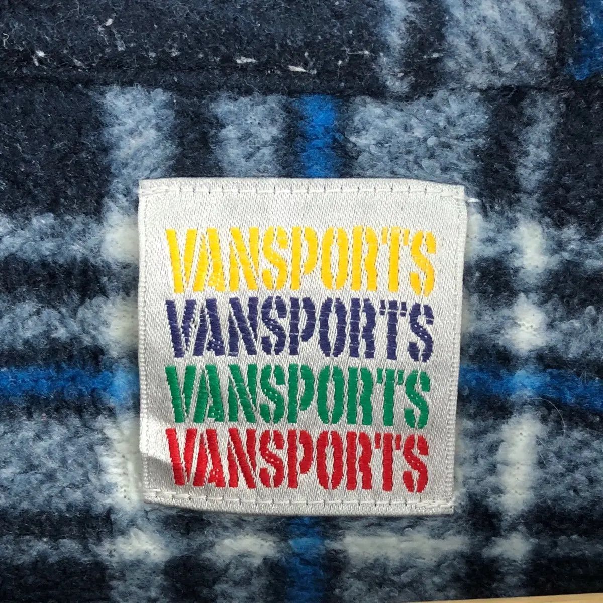Vintage Vtg VANSPORTS JAPAN Off The Wall Tartan Fleece Casual Tee Size US XL / EU 56 / 4 - 2 Thumbnail