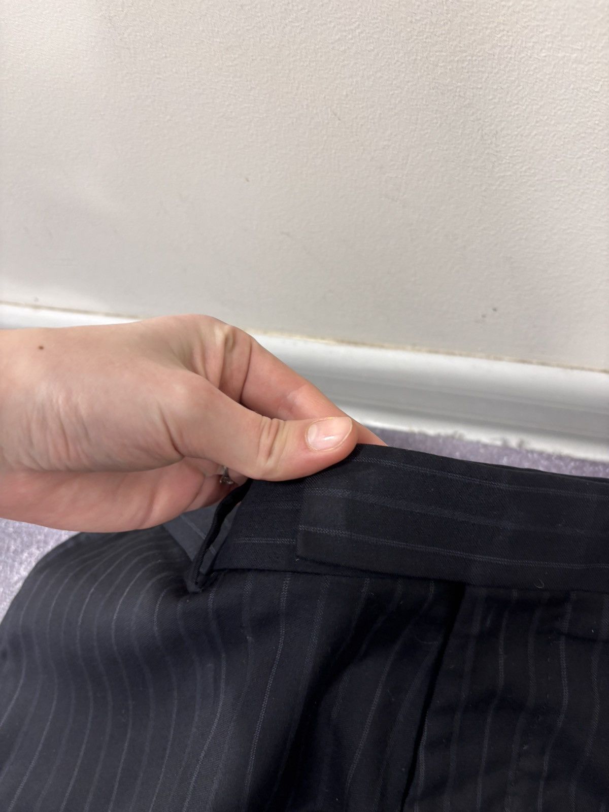 Hugo Boss Hugo Boss Selection Men’s 2-Piece Navy Striped Wool Suit Size 42R - 19 Thumbnail