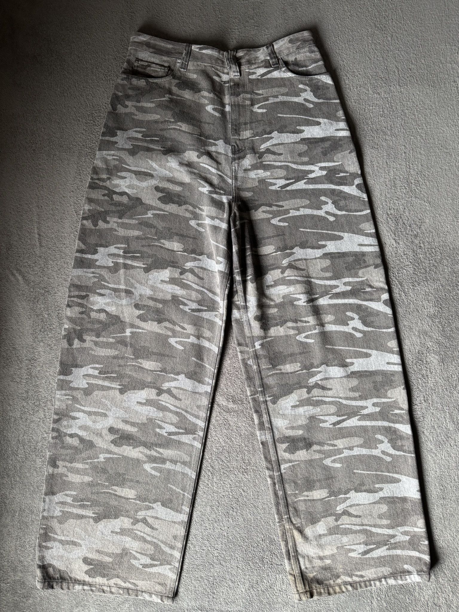 Balenciaga Balenciaga Wide Baggy Camo Denim Size US 32 / EU 48 - 1 Thumbnail