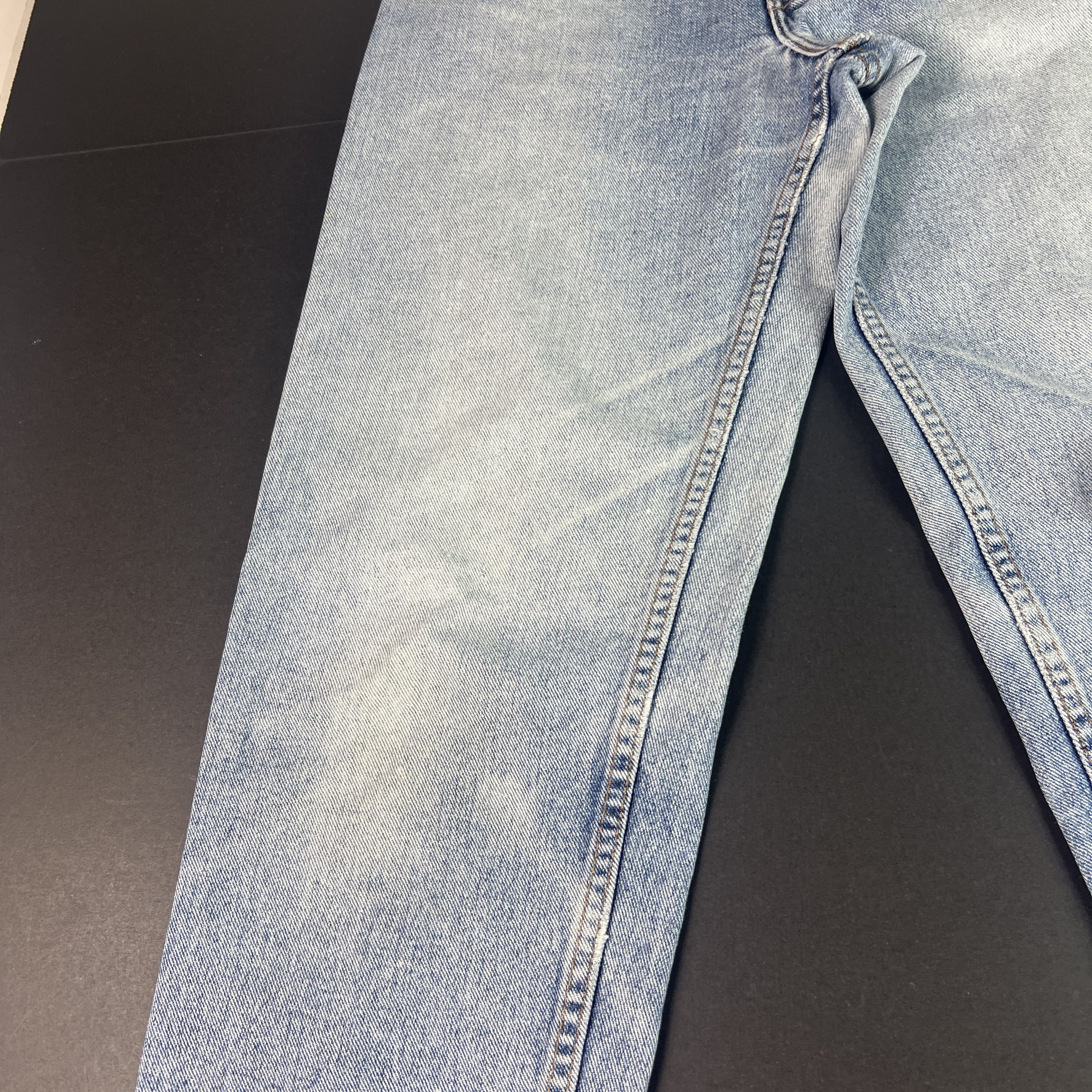 Levi's VTG 90s Levi's Jean 550 Relaxed Tapered Blue Thrashed Denim Size US 31 - 10 Thumbnail