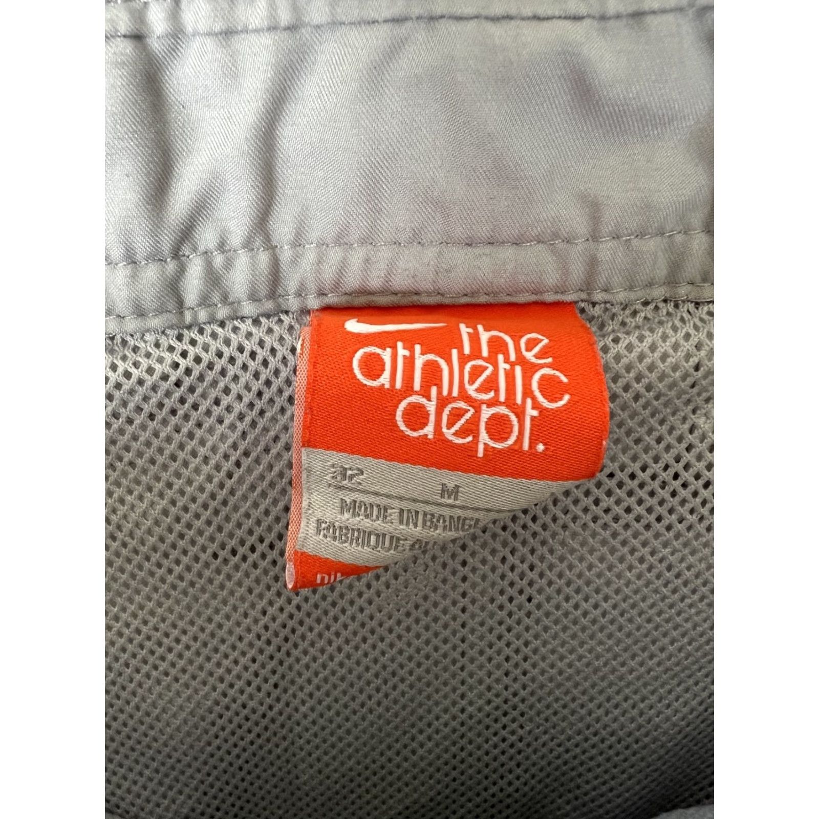 Nike VINTAGE Nike Swim Trunks Shorts Medium Gray Plaid Y2K Surf Mens Size US 31 - 5 Thumbnail