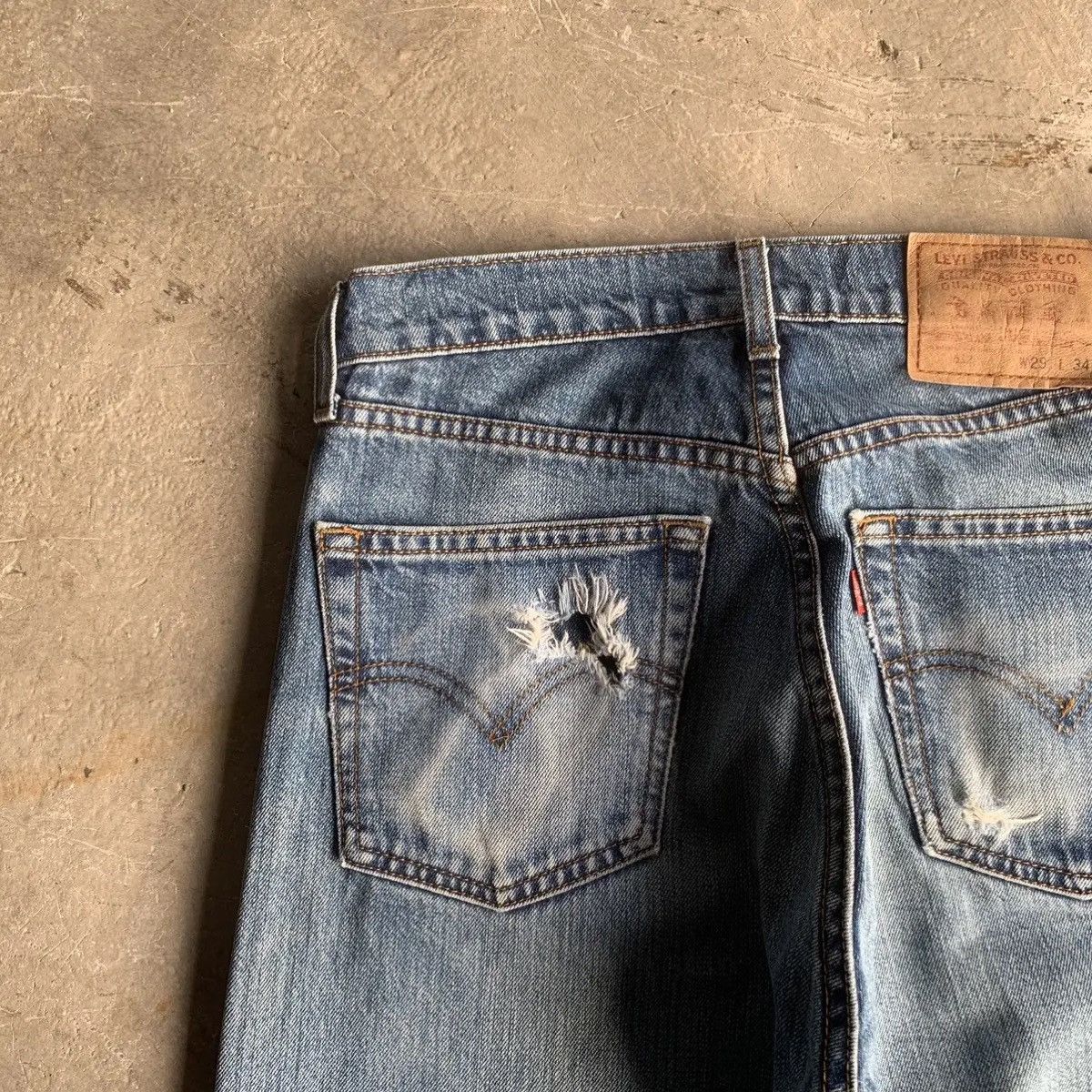 Levi's Vintage Levi’s 512 Blue Wash Jeans Distressed Denim Pants Size US 28 / EU 44 - 10 Thumbnail