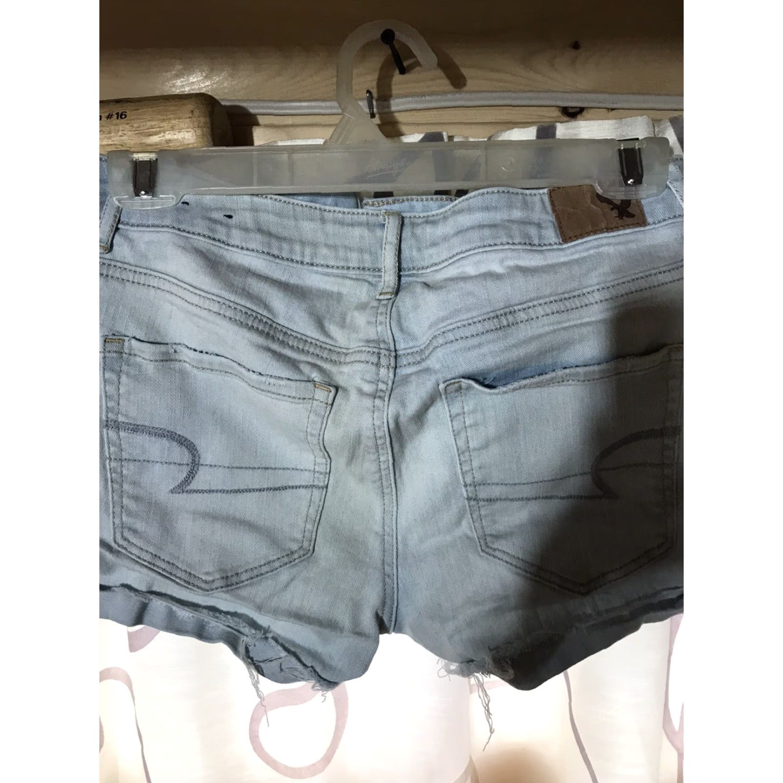 American Eagle Outfitters VINTAGE American Eagle Outfitters Women's Shorts Size 4 Light Wash Denim Casual Summer Stretch Size 27" / US 4 / IT 40 - 2 Thumbnail