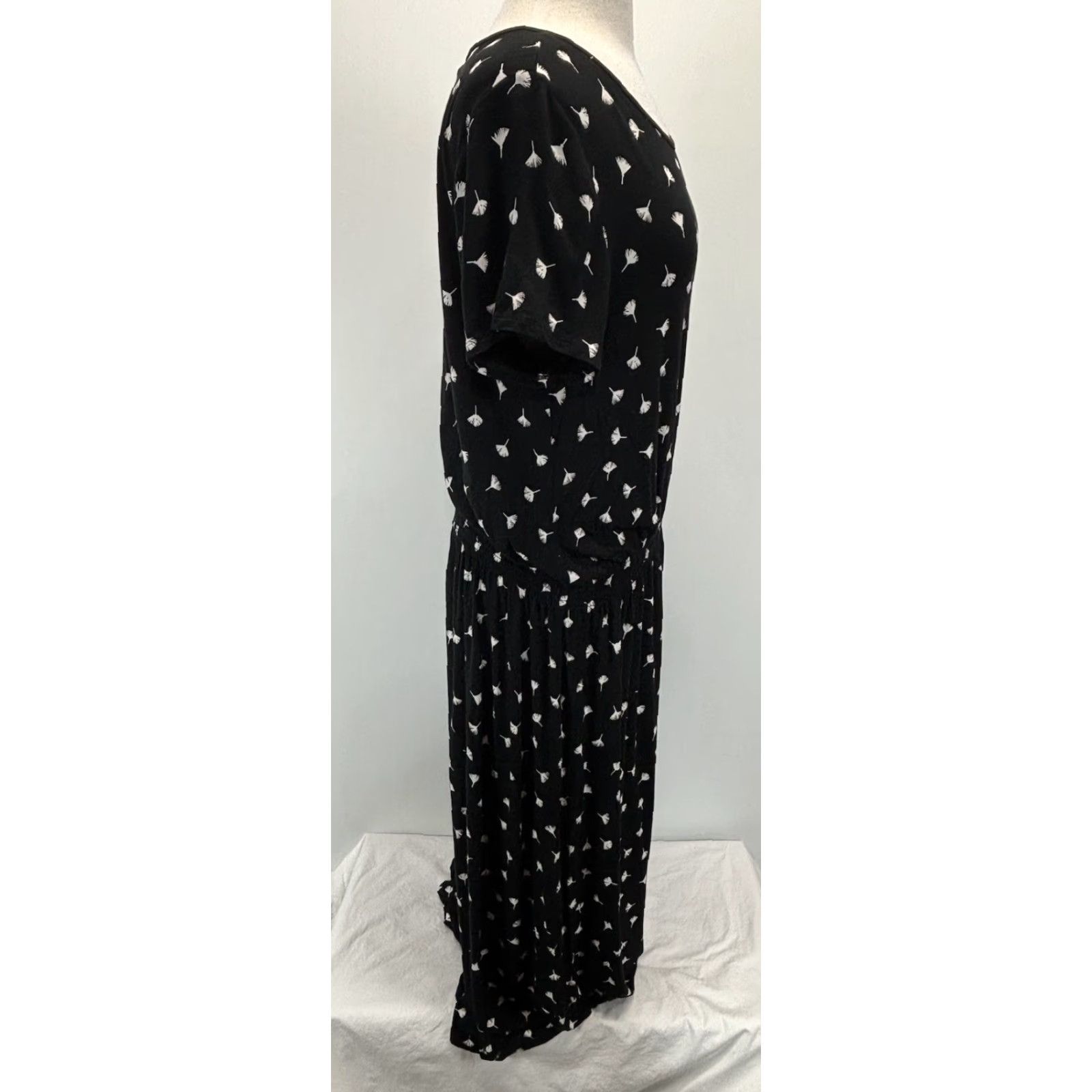 J. Jill J. Jill Wearever Collection Midi Dress Large Black Ginkgo Leaves Stretch Casual Womens Size L / US 10 / IT 46 - 4 Thumbnail