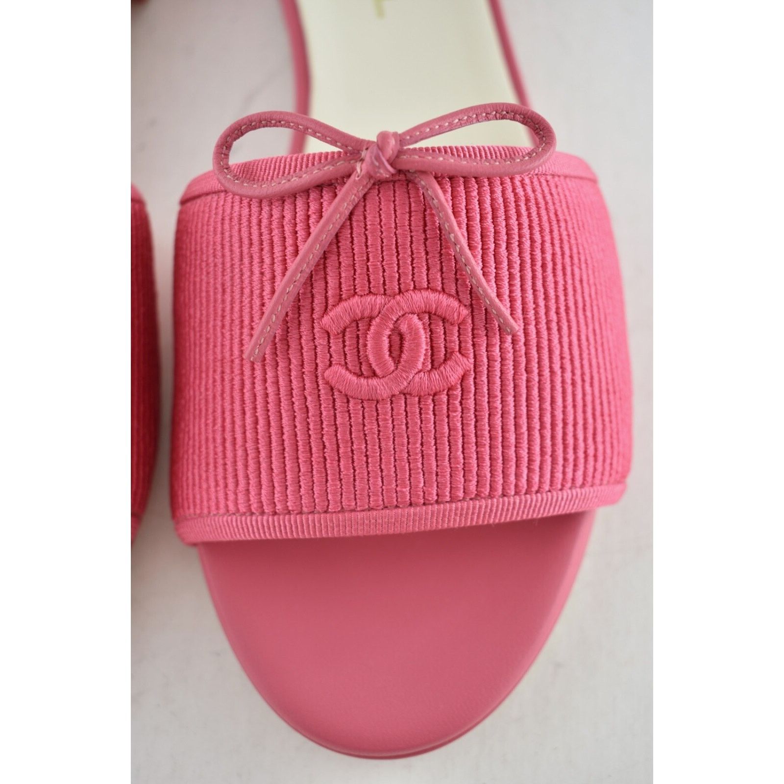 Chanel Chanel 24P Dark Pink Embroidered CC Logo Bow Tie Mule Size US 10 / IT 40 - 9 Thumbnail